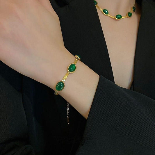 Crystal Pendant Necklace With Bracelet